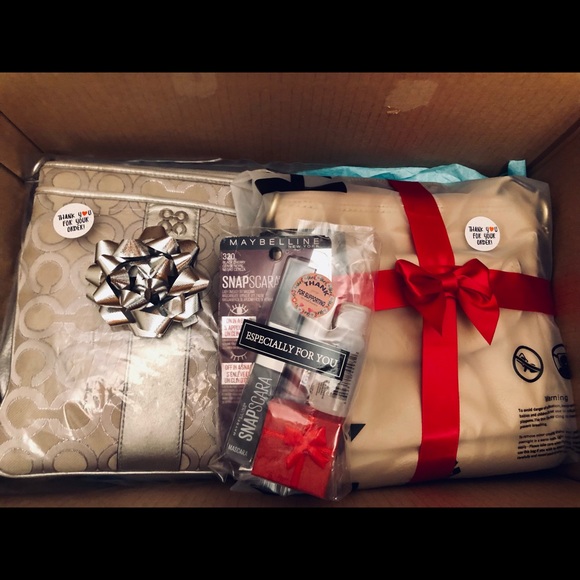 💋 Welcome Poshers 💋 - Picture 10 of 16